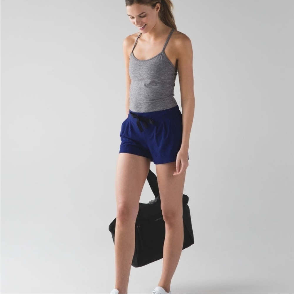 Lululemon women's spring break away short size 6